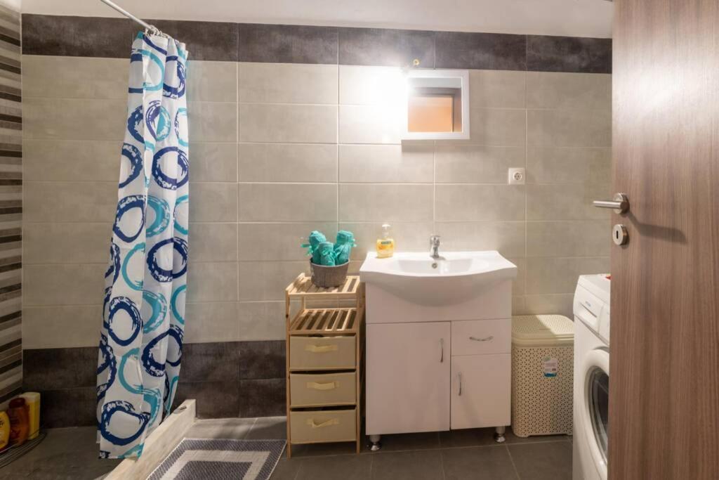 Bright Newly Renovated Apt Near Beach & Center+Ac Anemomylos Екстер'єр фото